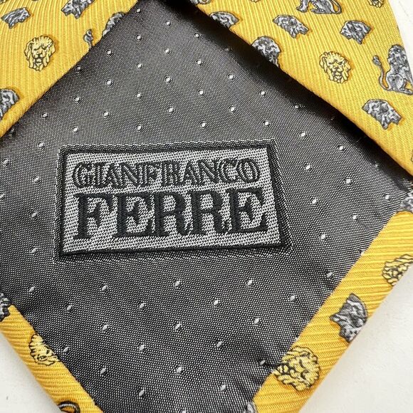 GIANFRANCO FERRE Silk Tie Yellow W/blue Lions & Lion Heads Made In Italy - Picture 3 of 8